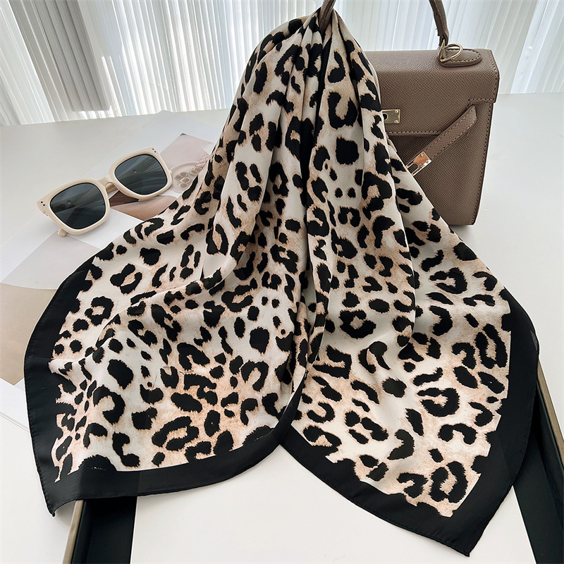 70cm Square Luxury Leopard Pri - Silk Scarf Square 评论和价格